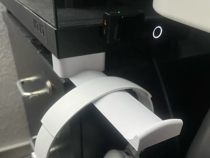 NZXT H6 Flow headphone holder