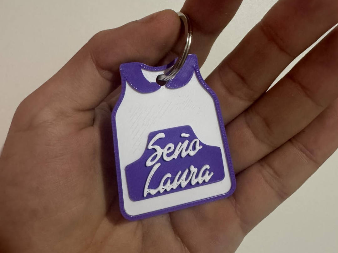 Llavero Delantal Maestro - 3D printed Image to Keychain, in stock in India