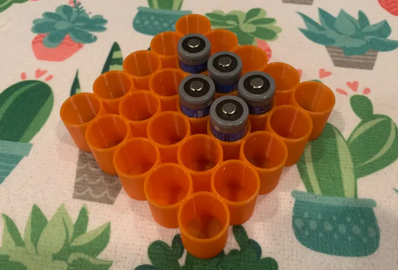 CR123 and CR123A battery holder