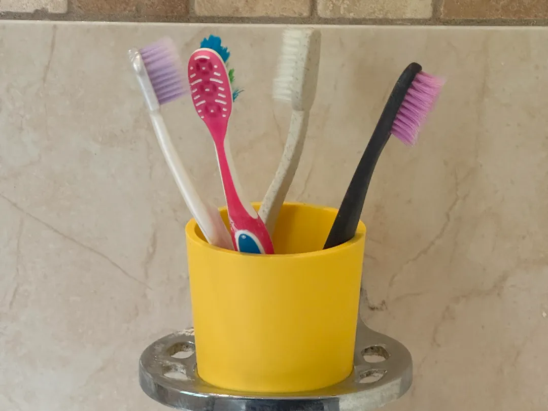 Gobelet porte-brosse à dents