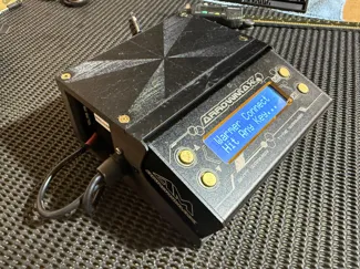 Arrowmax Tire Warmers Battery Chassis