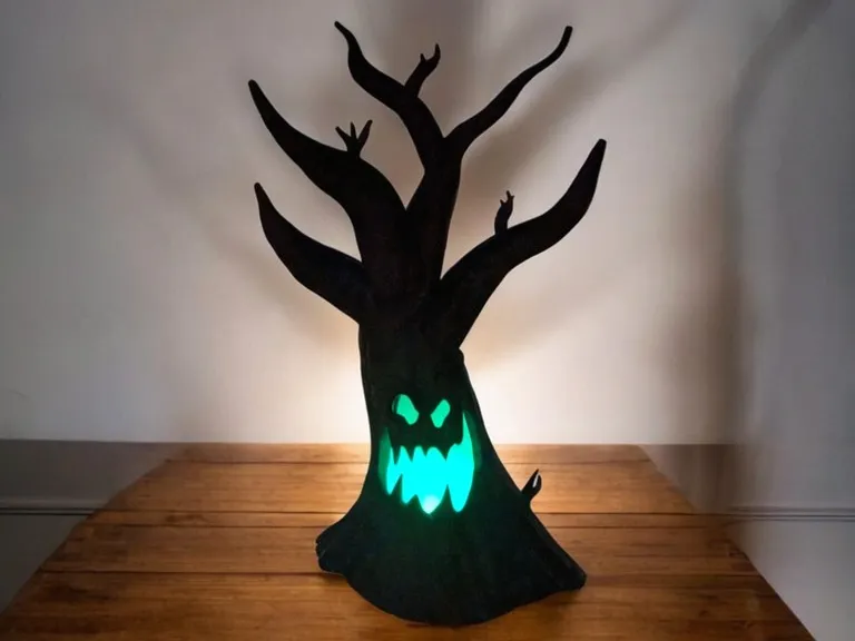 Scary tree Tealight