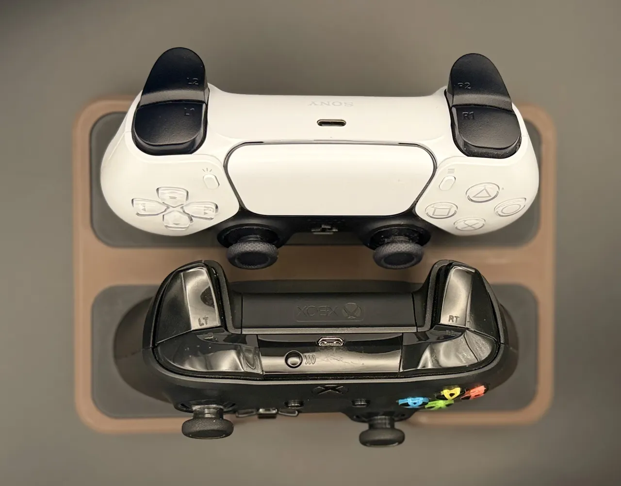 Universal Controller stand for Xbox, PS5 & More view 4