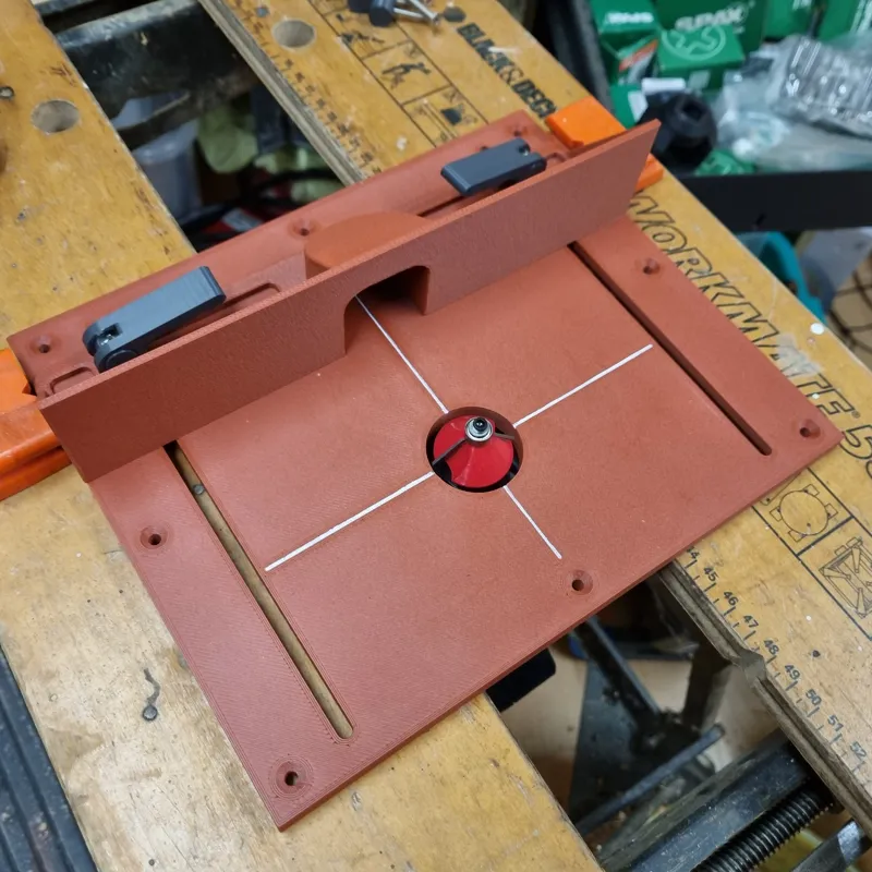 Router table with perfect dust removal.