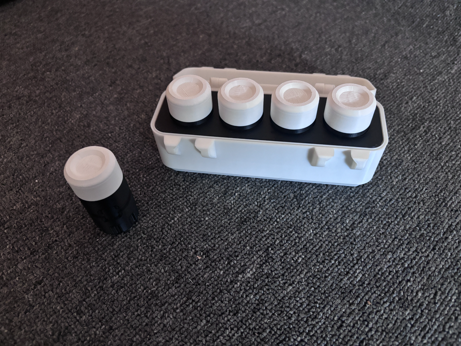 Vertical pill capsule insert for SnapLock box