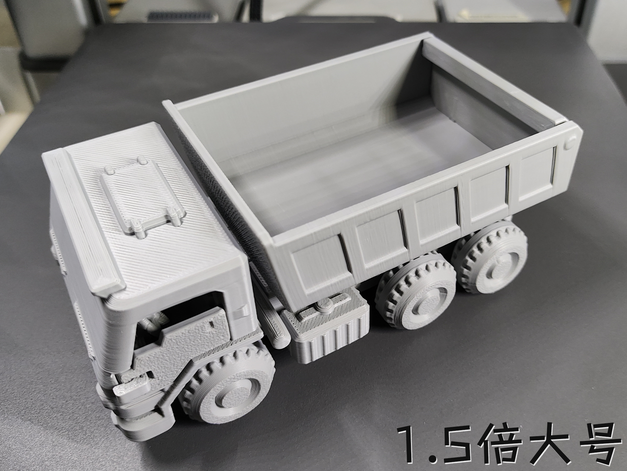 Miniatura 2 do modelo 3D 渣土车（无需五金件）