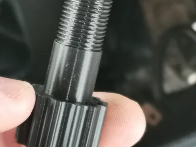 2-stroke engine piston stopper