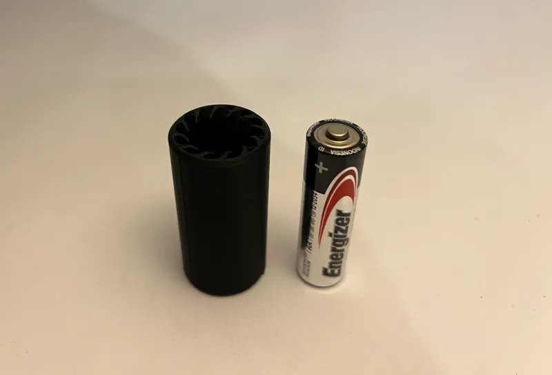 AA Batterie to C adapter