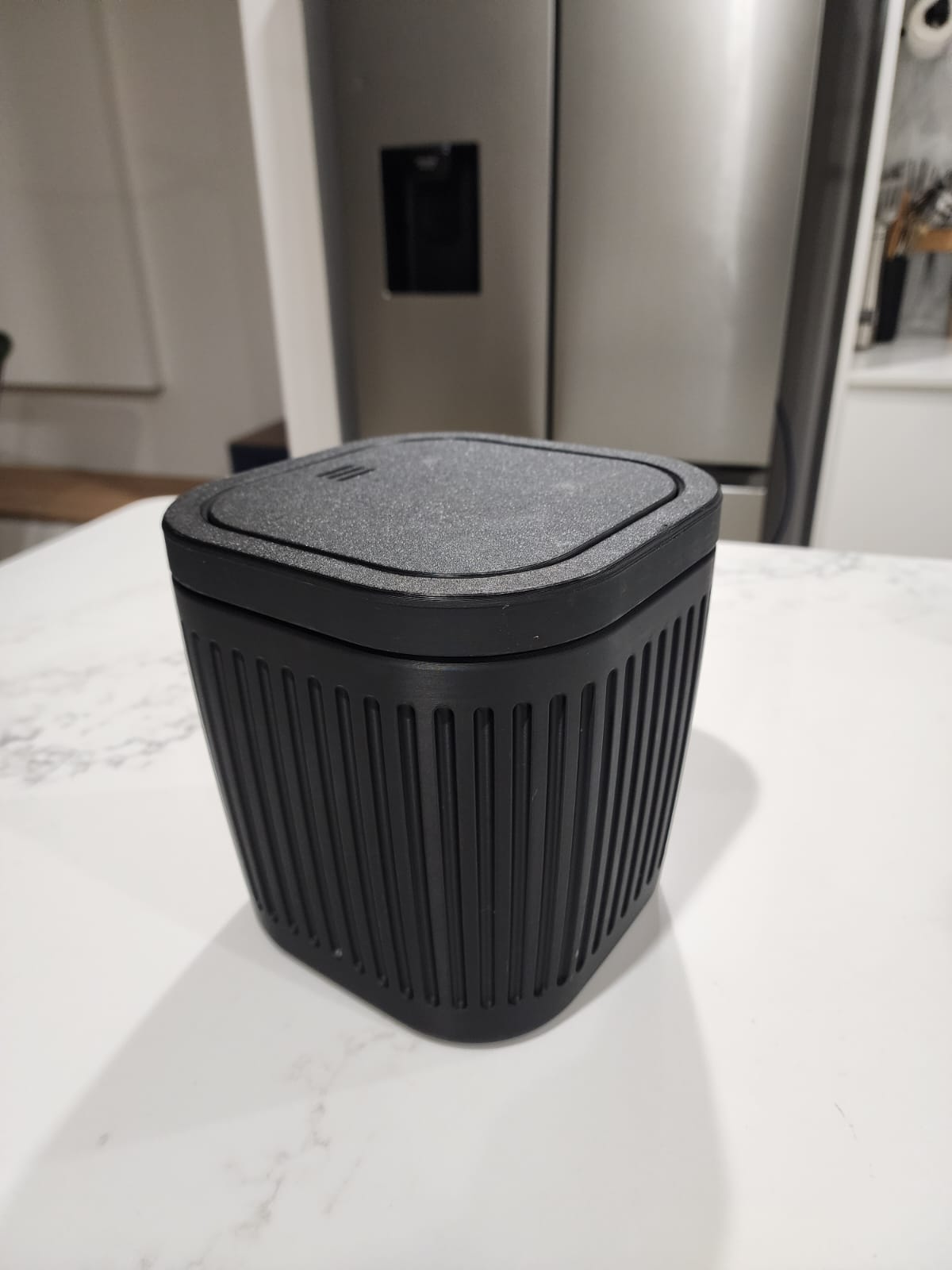 Miniatura 6 do modelo 3D Desktop Trash Bin