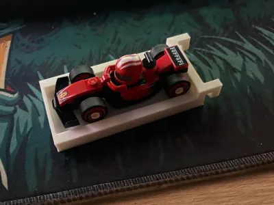 Mini Formula 1 Brick Auto Skadis Wall Mount
