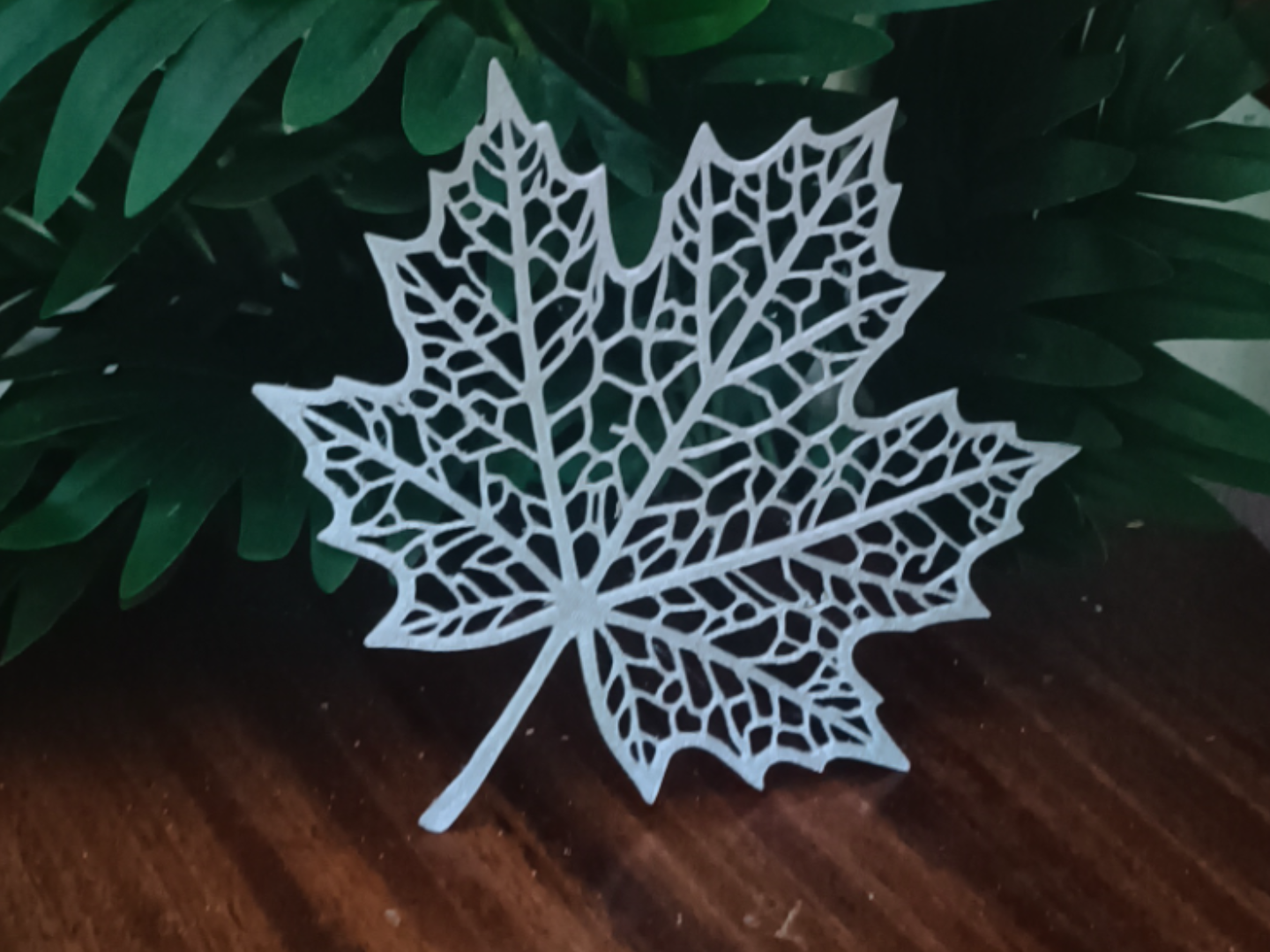 Organic 3D Curved Skeleton Leaf–Filigree Wall Art