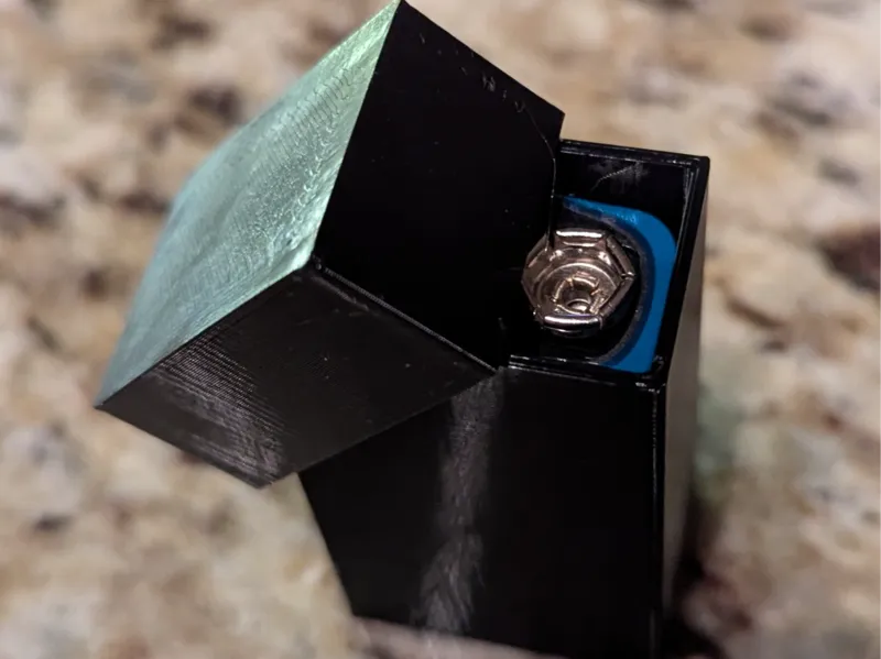 9v 9 volt battery case + lid & room for connector