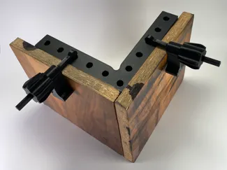 Corner clamp