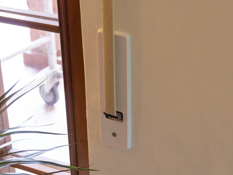 Roller shutter cover plate (160mm pitch)