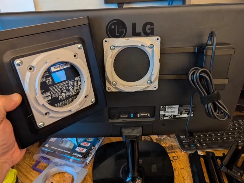 Twist Locking Vesa Computer-Monitor mount