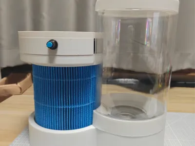 Mist-free evaporative humidifier