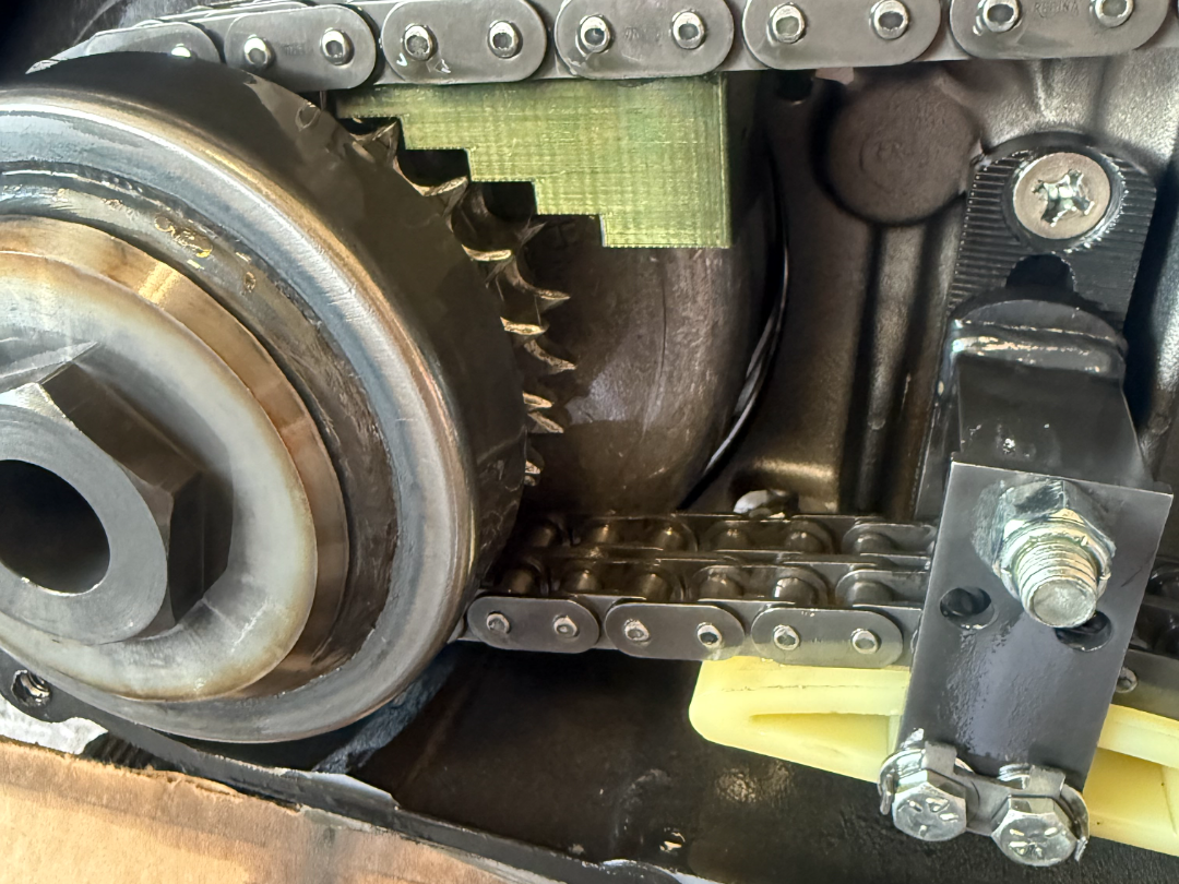 Primary locking Chain tool for motorcycles