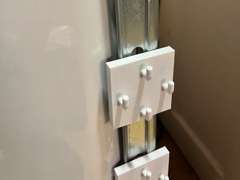 Metal shelves skadis mount