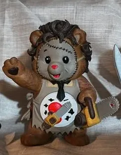 Modelo para impresión 3D: Leatherface scary bear — vista de referencia 3