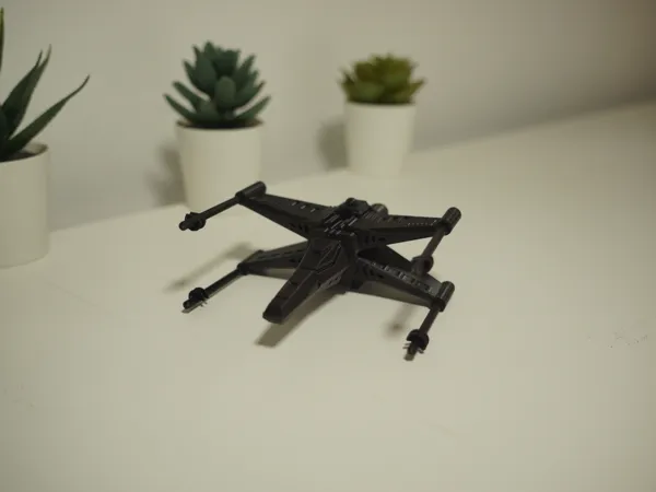 Chasseur X-Wing Star Wars (modèle mécanique)