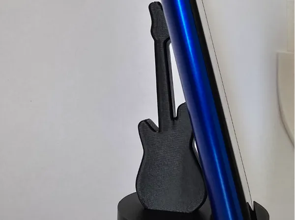 Support téléphone ou tablette en forme de guitare