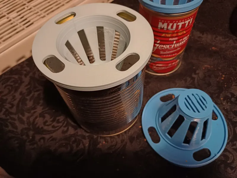 Hydroponic can attachment for larger cans