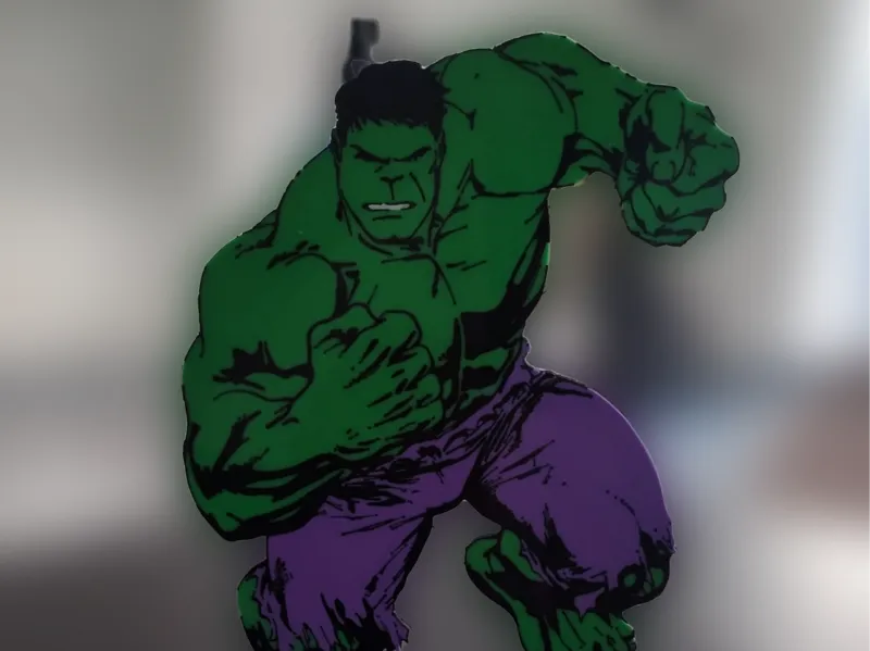 Placa Hulk con nombre personalizable y su soporte