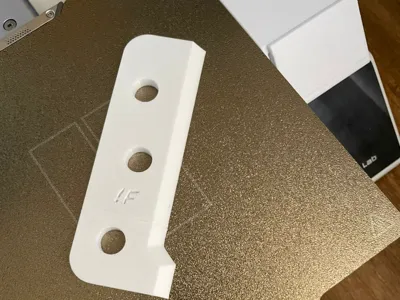 Reinforced 135° ceramic rib or spar