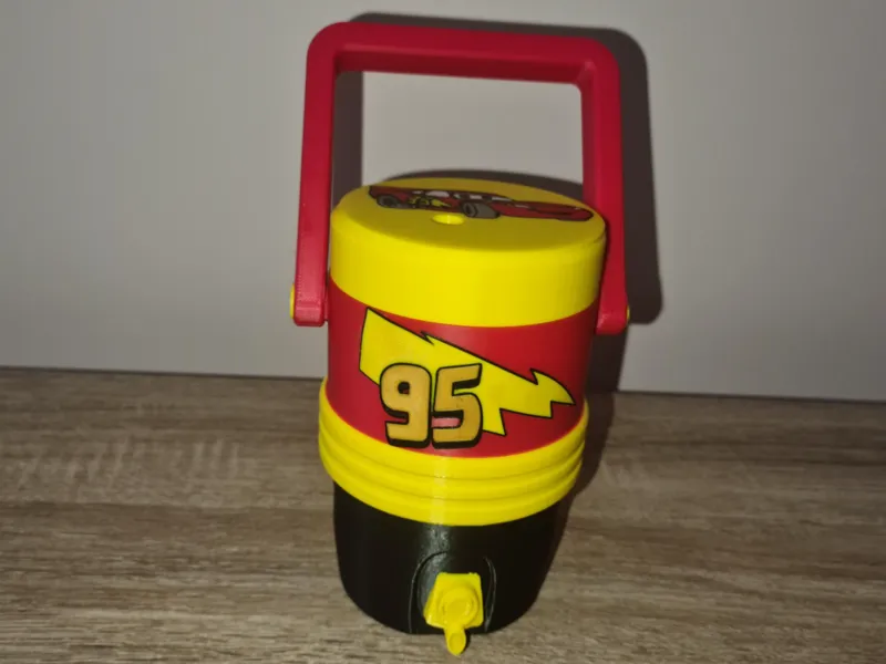 Lightning McQueen Screw-Top Can Holder