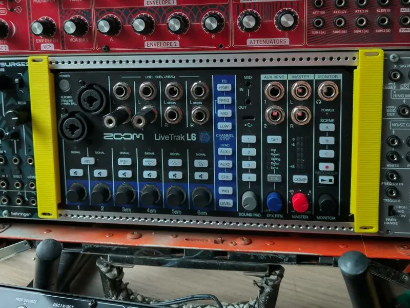 Zoom L6 Eurorack adapter