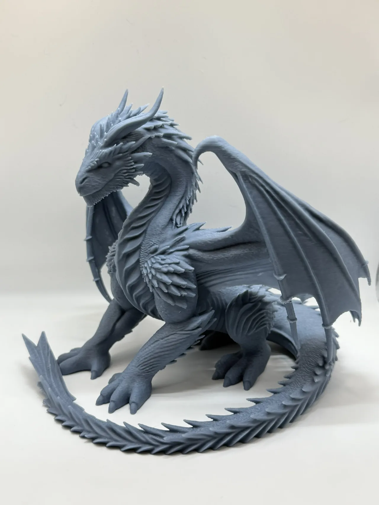 Figura Dragon imponente view 3