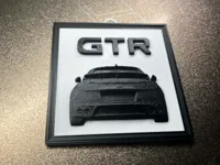Nissan GT-R en relief mural — photo 1