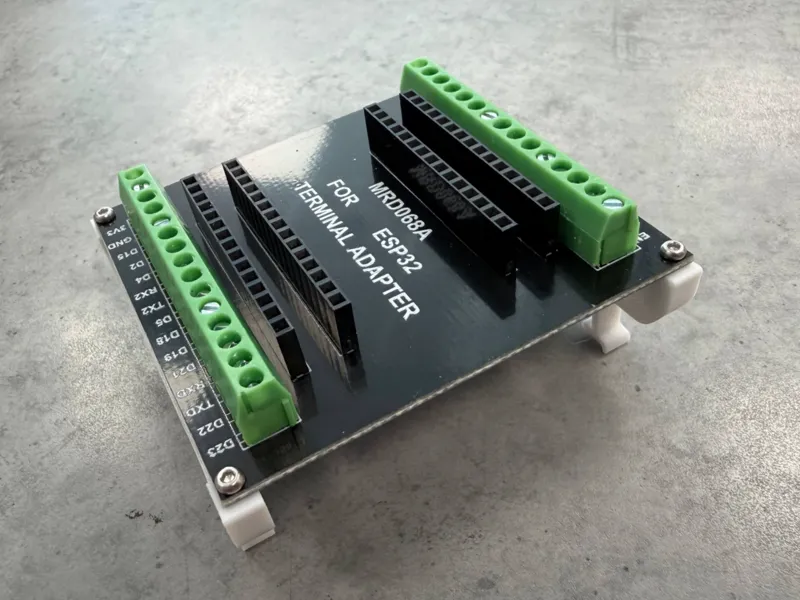 ESP32 Terminal MRD068A DIN Mount M2x8