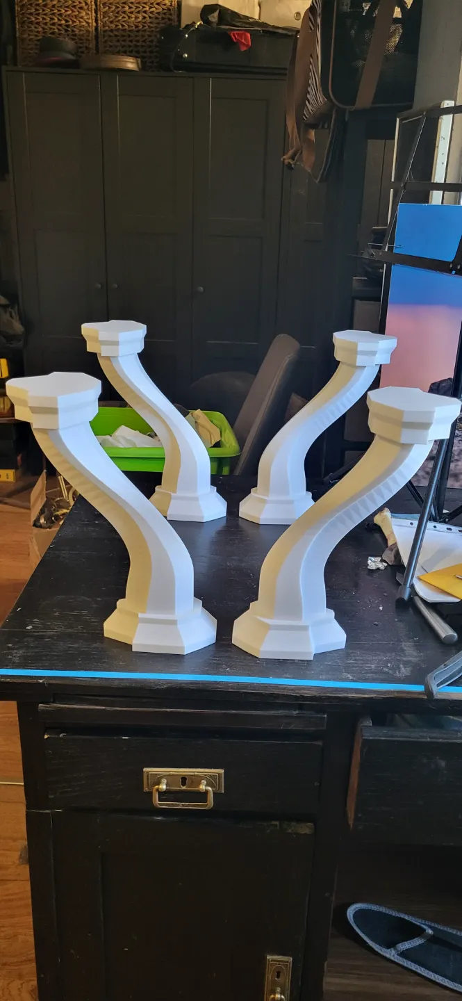 Curvy Modern Table Legs