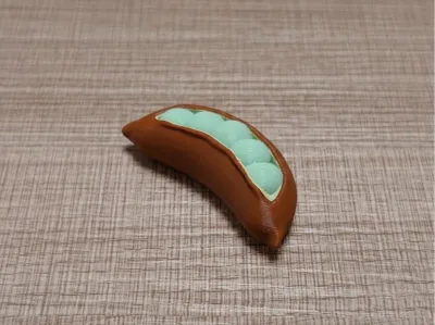 Mint Pea Pod Pretzel Bun