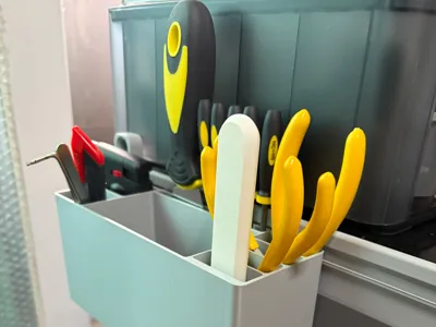Tool storage box for Sanja 3D riser