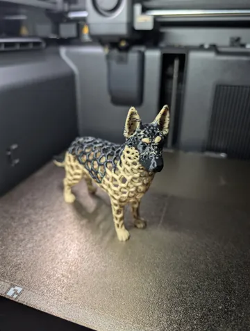 Letrero o emblema decorativo: Voronoi Dog German Shepherd — vista de referencia 3