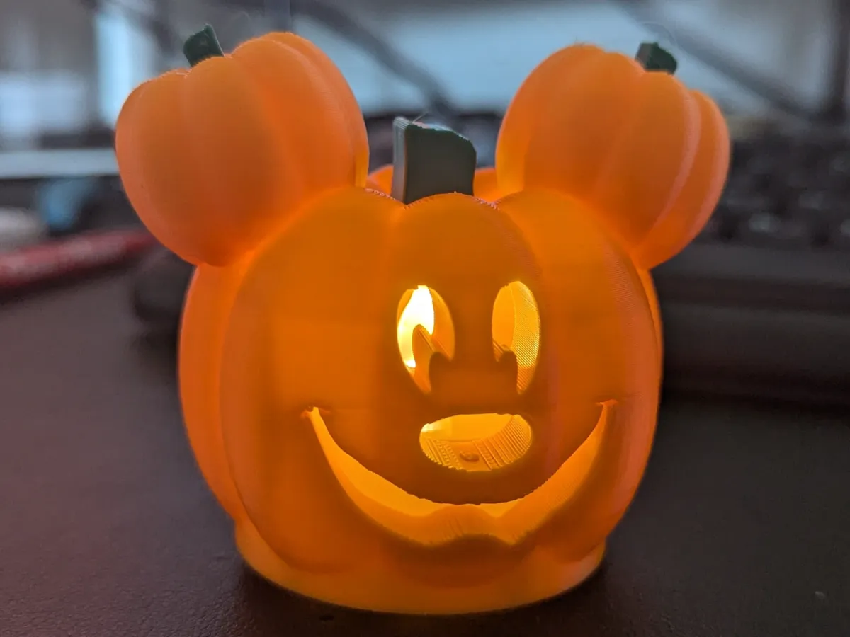 Pumpkin Mickey Tealight Lantern  by Miss 3DP MakerWorld: Download Free 3D Models - 3D model önizlemesi