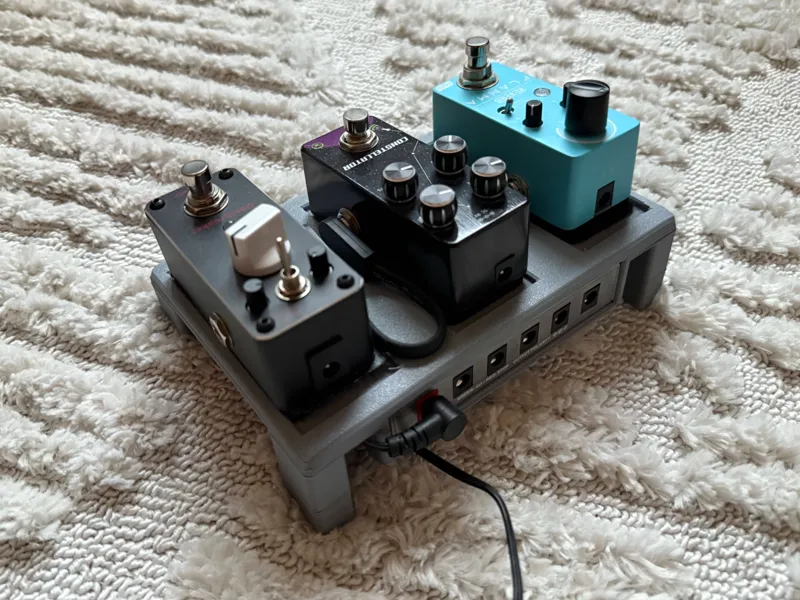 Small guitar pedal board