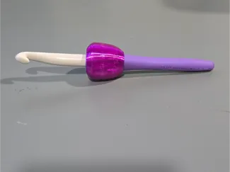ergonomic grip crochet hook