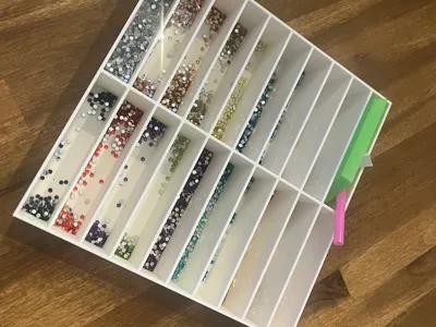 Storage box e.g. for Diamond Painting