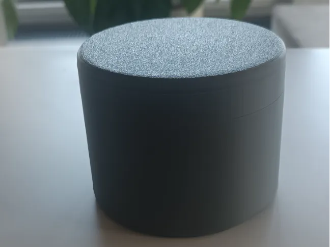 Box mit drehbaren Deckel 
