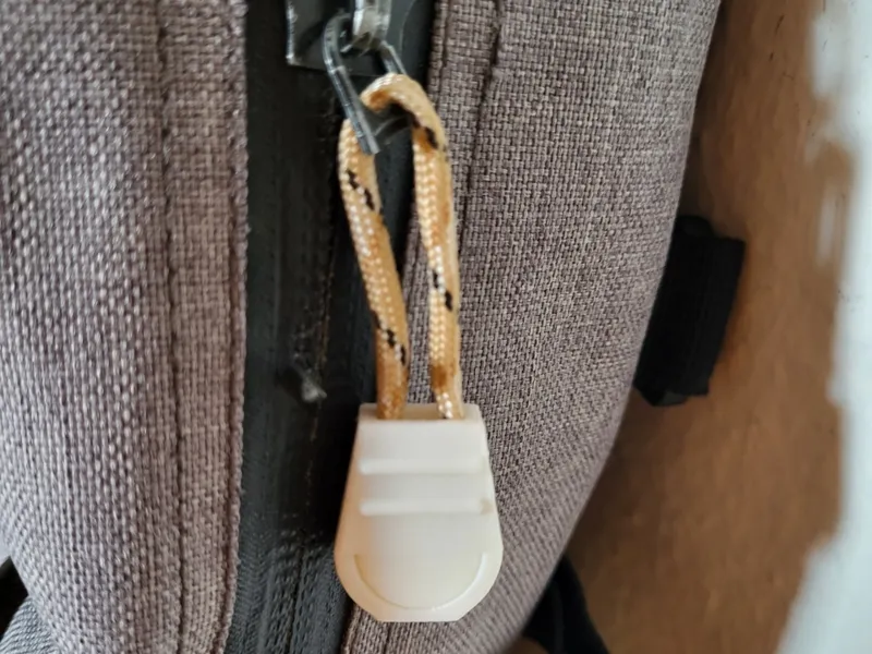Paracord zipper puller