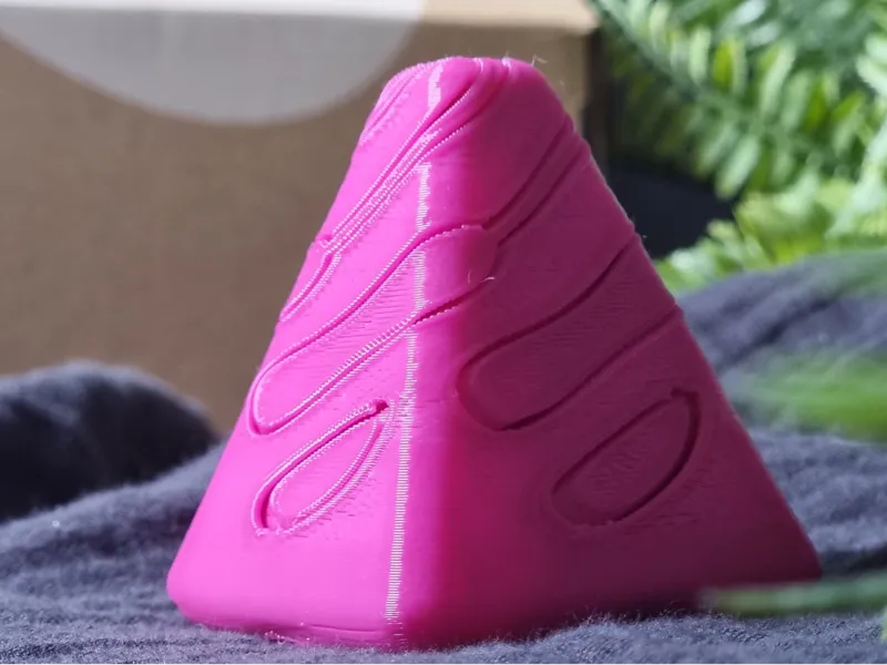 Impossible-Pyramid-Fidget