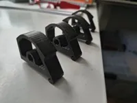 UPDATE:  6.3mm hex hole. No supports.