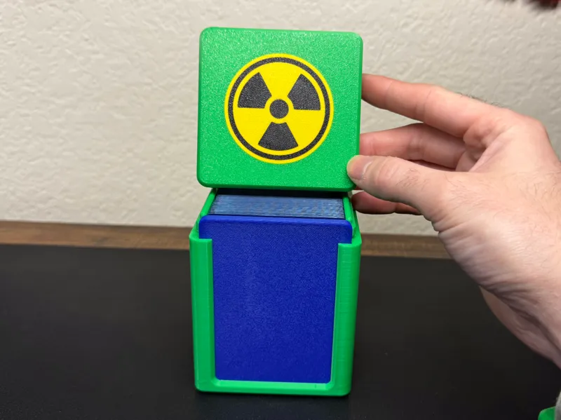 Commander Case Lid - Radiation Symbol