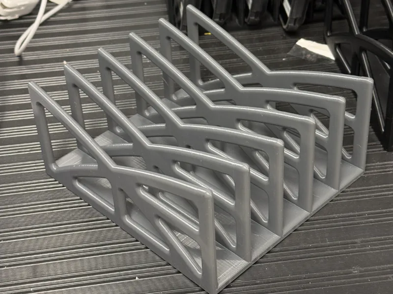Laptop/Tablet Holder (5 Slots)