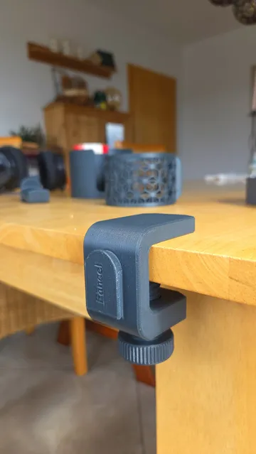 Modelo para impresión 3D: Klemmcel–Modulare Tischbefestigung (Fäncel-System) — vista de referencia 3