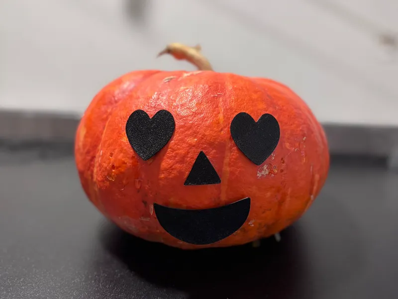 Pumpkin face - Helloween pumpkin without cutting