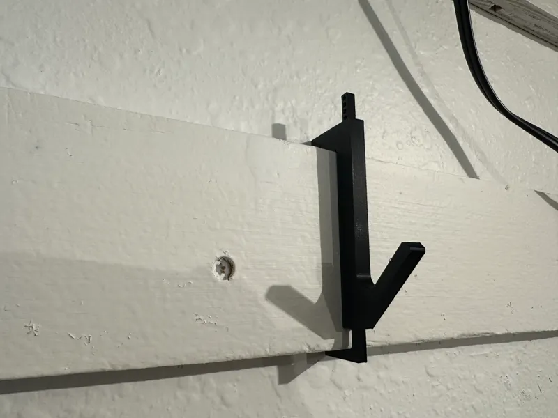 French cleat hook with latch so it doesn't fall off cleat 3/4"